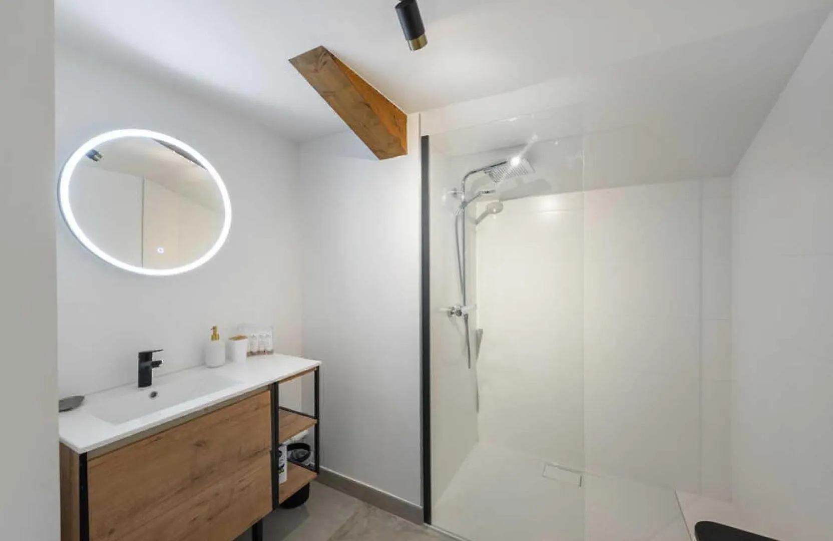 4 Bedroom Duplex With Large Balcony And Parking Megeve France
