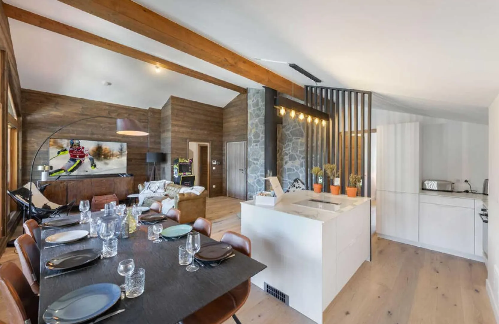 Apartment 4 Bedroom Duplex With Large Balcony And Parking Megeve